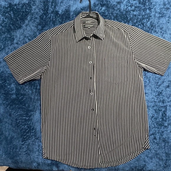 Summer button up - Picture 2 of 3